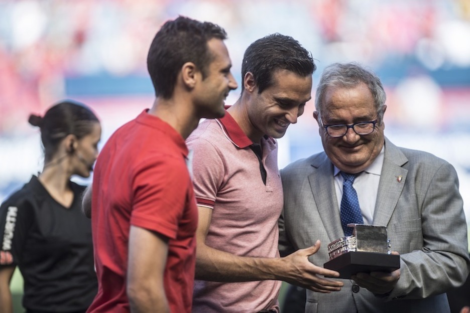 Los Flaño dejaron el equipo: Miguel, en invierno. En la foto, en el homenaje a Javi. (Jagoba MANTEROLA | FOKU)
