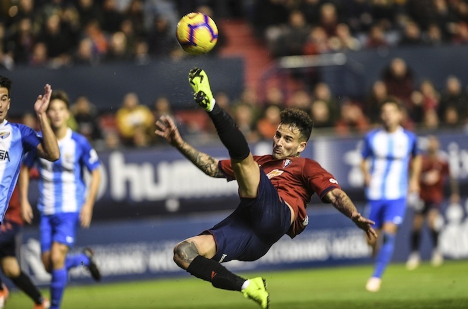 Un año, en fin, de éxito deportivo y además espectáculo, como esta chilena de Rubén. (Jagoba MANTEROLA | FOKU) 