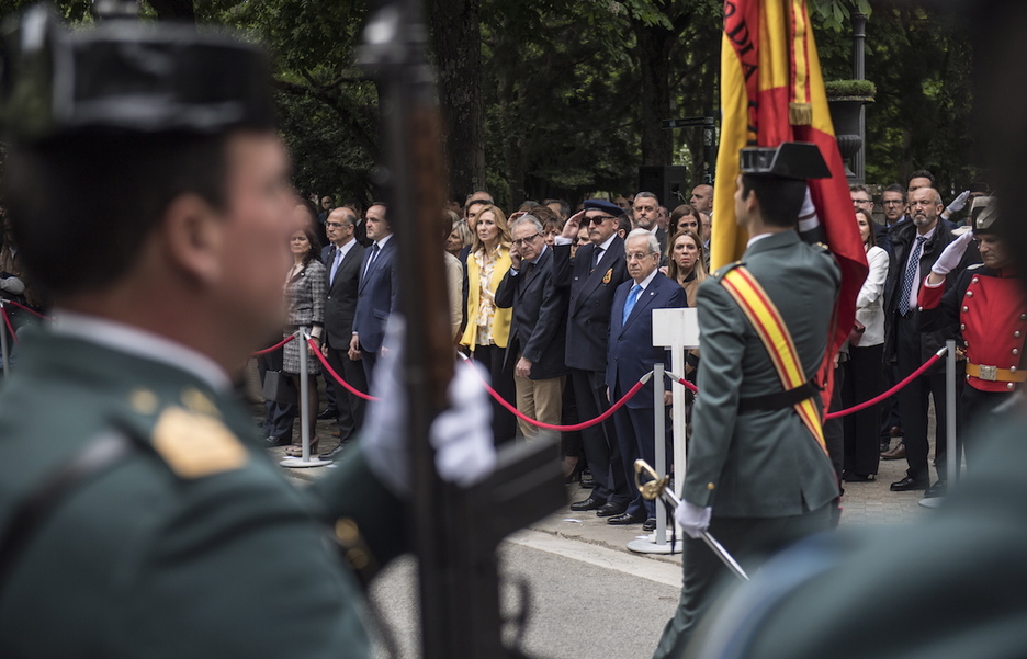 Los representantes políticos de UPN, PSN y PP, en primera fila. (Jagoba MANTEROLA / FOKU)