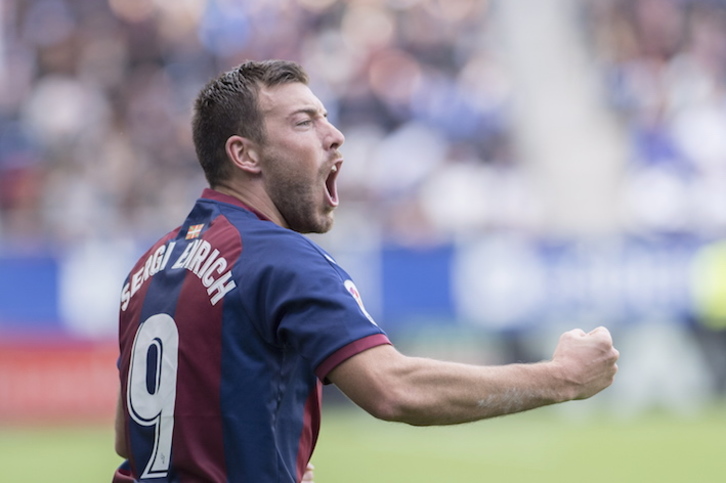 Sergi Enrich, gol bat ospatzen. (Juan Carlos RUIZ/FOKU)