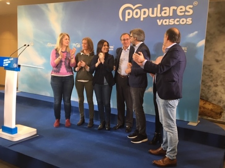 Cierre del acto del PP en Gasteiz. (NAIZ)