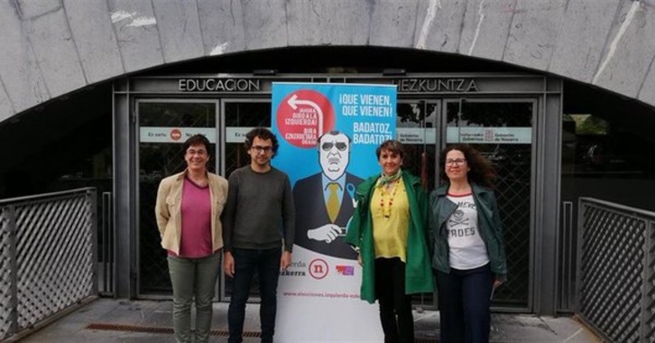 Acto de Izquierda-Ezkerra, con Marisa de Simón a la cabeza, ante el departamento de Educación de Nafarroa. (I-E)