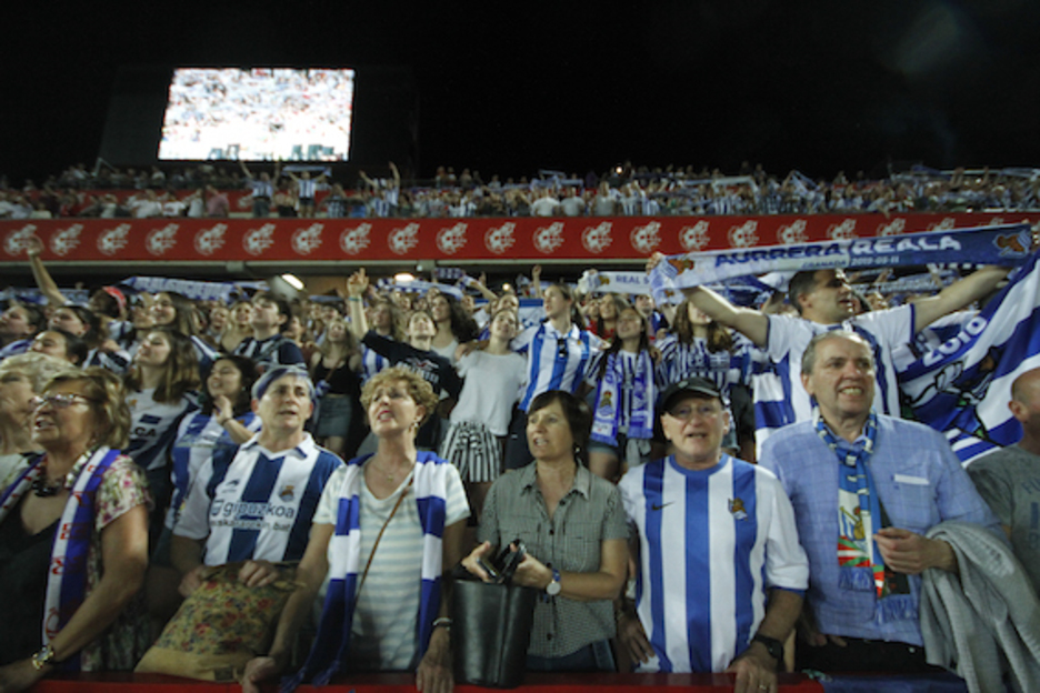 Sentimendu txuri-urdina harmailetan. (LA OTRA FOTO)