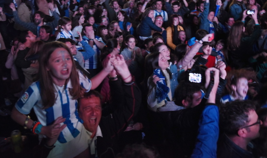 El éxtasis llegó con la victoria de la Real. (Andoni CANELLADA/FOKU) El éxtasis llegó con la victoria de la Real. (Andoni CANELLADA/FOKU)