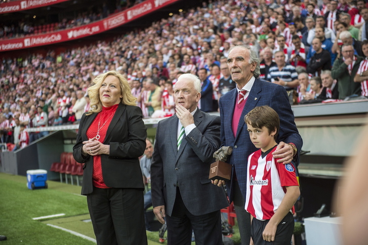 La hija de McNeal y Clark con Iribar. (Marisol RAMIREZ / FOKU)