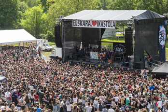 Aurtengo Herri Urratsen kantua egin duen En Tol Sarmiento taldearen kontzertua. ©Guillaume FAUVEAU