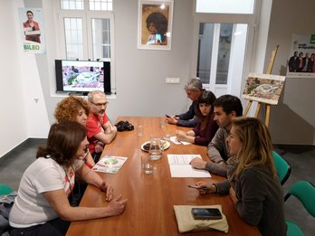 Reunión mantenida por EH Bildu con el colectivo antitaurino.