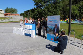 Algunos integrantes de la plancha de Ernesto Gasco, en Txomin Enea. (PSE)