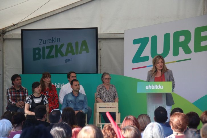 La candidata de EH Bildu a diputada general de Bizkaia, Bea Ilardia, en Santurtzi. (@EHBildu)