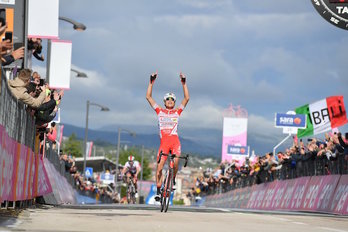 Fausto Masnada se impone ante Valerio Conti, nuevo líder del Giro.