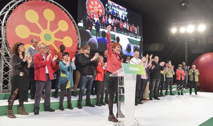 La candidata a la presidencia del Gobierno de Nafarroa, Bakartxo Ruiz, en el mitin celebrado en el pabellón Anaitasuna. (Idoia ZABALETA/FOKU)