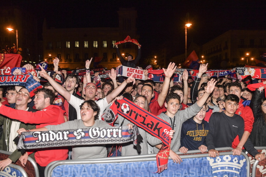 Risas y cánticos se sucedieron durante horas en las calles de Iruñea. (Idoia ZABALETA/FOKU) Risas y cánticos se sucedieron durante horas en las calles de Iruñea. (Idoia ZABALETA/FOKU)