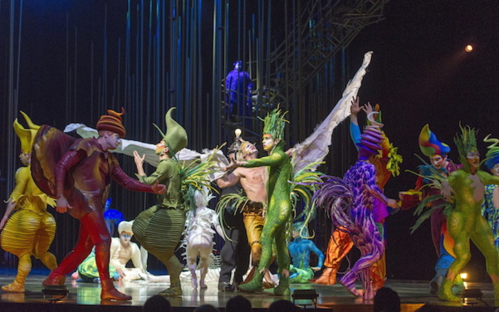 El Cirque du Soleil, durante una actuación en Gasteiz. (Juanan RUIZ / FOKU)