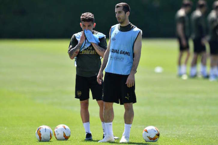 Mkhitaryan, durante un entrenamiento reciente con el Arsenal. (Olly GREENWOOD/AFP)