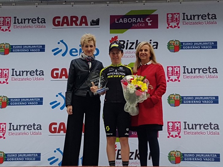 Spratt, ganadora esta tarde, es la nueva líder. (EMAKUMENNBIRA)