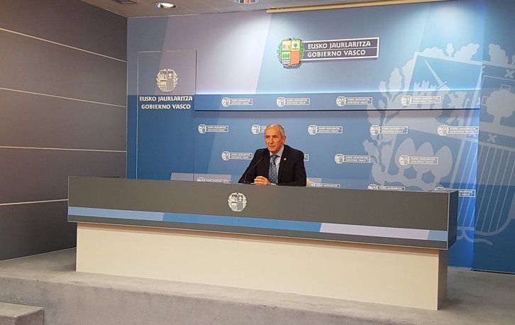 Josu Erkoreka, durante la comparecencia de hoy. (@jerkoreka)