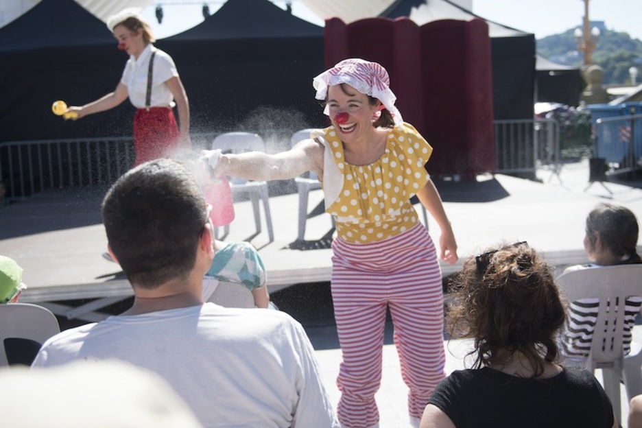 Alderdi Ederren pailazoek freskatu dituzte ikusleak. (Gorka RUBIO | FOKU)