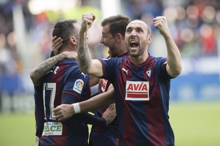 Iván Ramis celebra un gol en Ipurua (Juan Carlos RUIZ / FOKU)