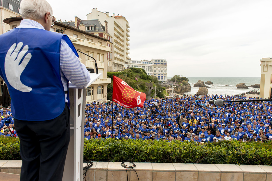 La foule s'est amassée pour écouter les discours de clôture. © Guillaume Fauveau