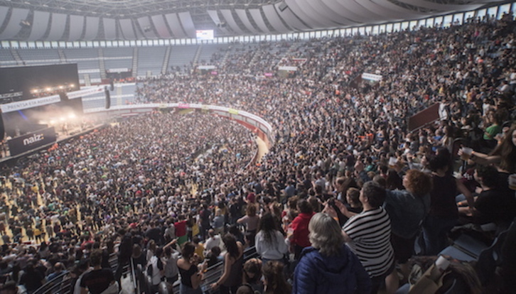 MIlaka lagun bildu dira Illunben espolioaren aurkako musika jaialdian. (Juan Carlos RUIZ/FOKU)