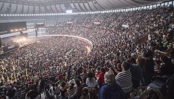 MIlaka lagun bildu dira Illunben espolioaren aurkako musika jaialdian. (Juan Carlos RUIZ/FOKU)