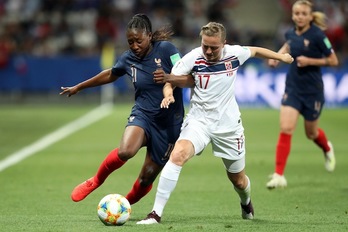 Mientras Diani ha tenido la moto en marcha, la zaga noruega ha sufrido de lo lindo. Valery HACHE/AFP PHOTO