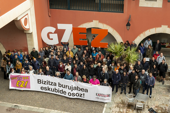 Mintzaldi baten ondotik, hirian barna ibili dira manifestariak. ©Guillaume FAUVEAU