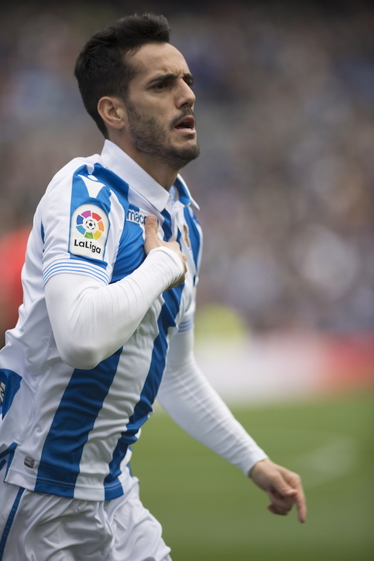 Juanmi celebra un gol con la Real. (Juan Carlos RUIZ/FOKU)