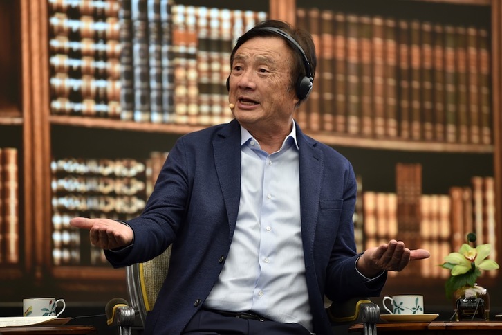 El presidente de Huawei, Ren Zhengfei, en la sede de Shenzhen.(Hector RETAMAL/AFP)