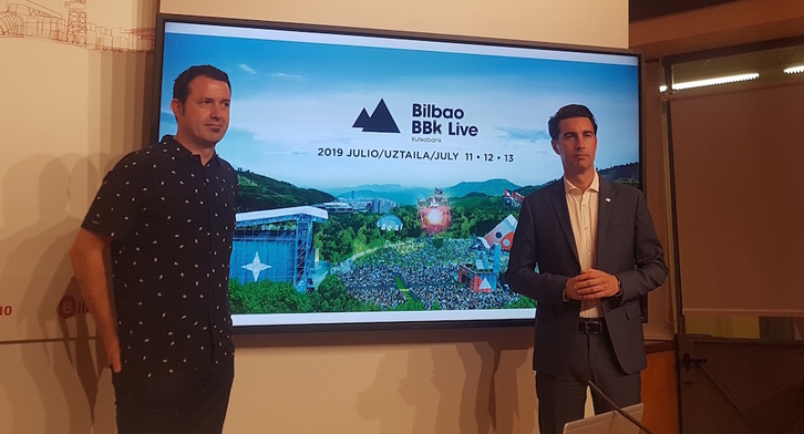 Alfonso Santiago, Last Tour-eko zuzendaria, eta Xabier Otxandiano, Bilboko Udaleko zinegotzi eta arduraduna. (Bilboko Udala)