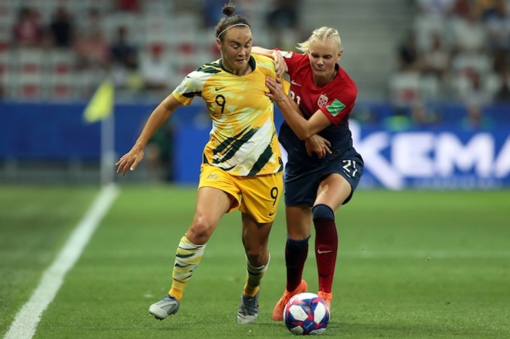 Noruega y Australia han disputado un partido apasionante. En la imagen, Foord y Saevik. Valery HACHE/AFP PHOTO