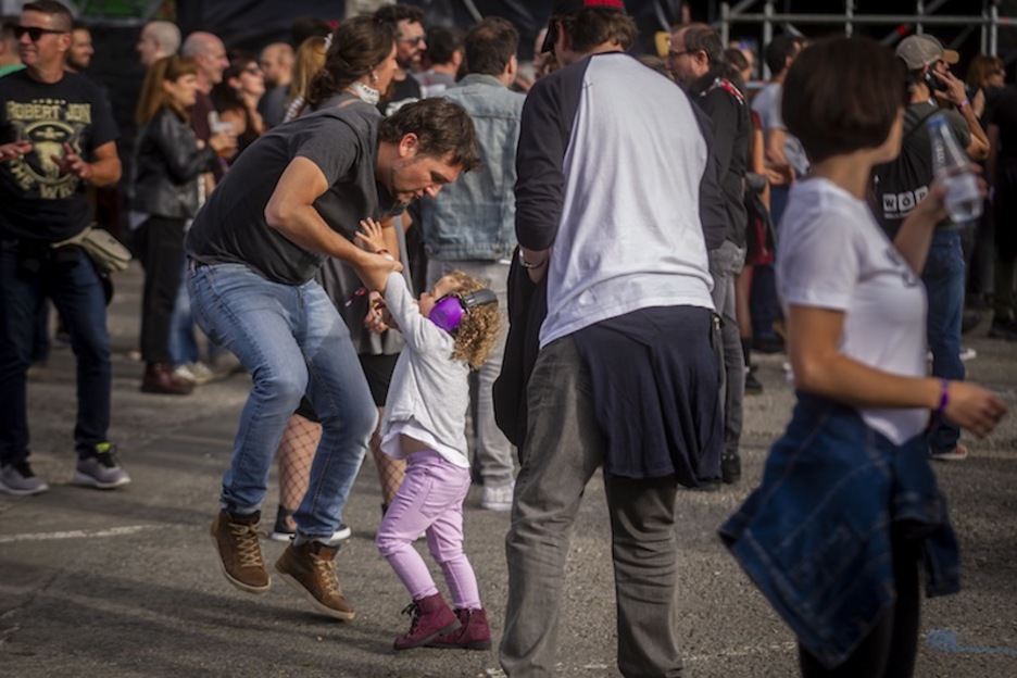 Belaunaldi berriak ere murgildu arazi zituzten jaialdian. (Jaizki FONTANEDA | FOKU)