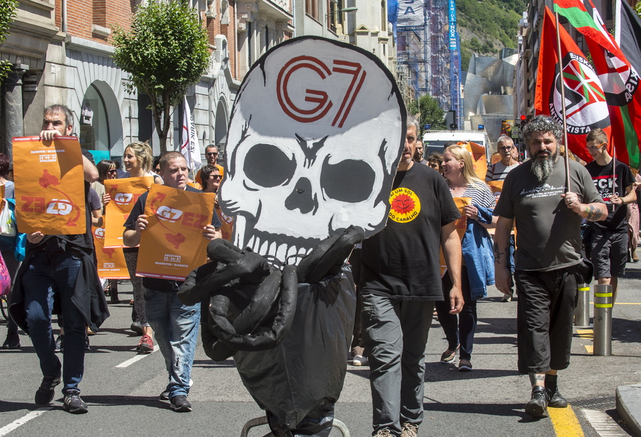  Des manifestations ont aussi eu lieu à Gasteiz, Donostia et Iruñea.  Les rendez-vous ont dénoncé le système capitaliste que représente le G7, selon eux. ©Marisol Ramirez