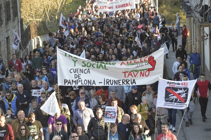Manfestación contra el TAV y a favor del tren social celebrada en marzo en Tafalla. (Idoia ZABALETA/FOKU)