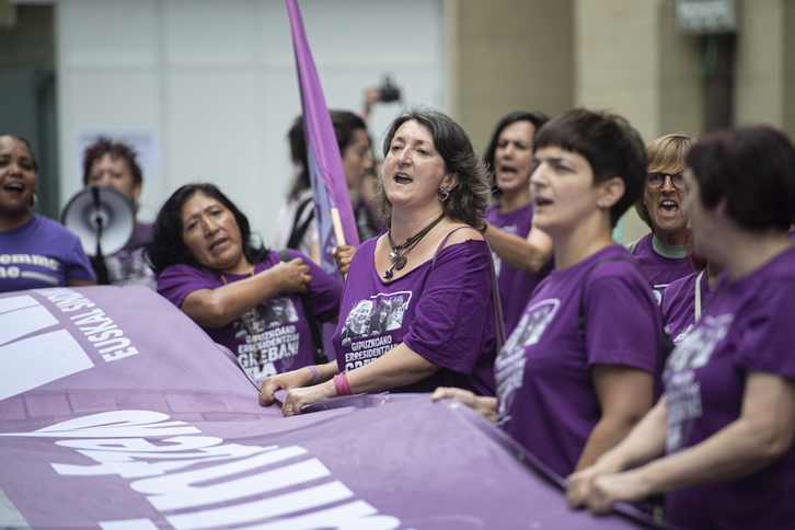 Movilización de las trabajadoras de residencias en Donostia. (Jon URBE / FOKU)