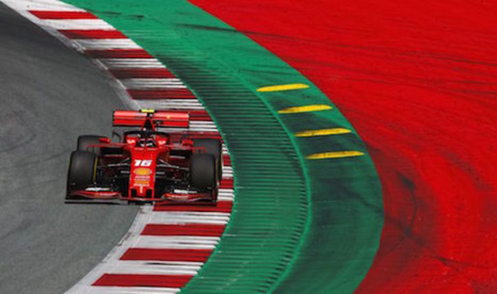 Leclerc voló en Spielberg para hacerse con su segunda pole. (Erwin SCHERIAU/AFP PHOTO)