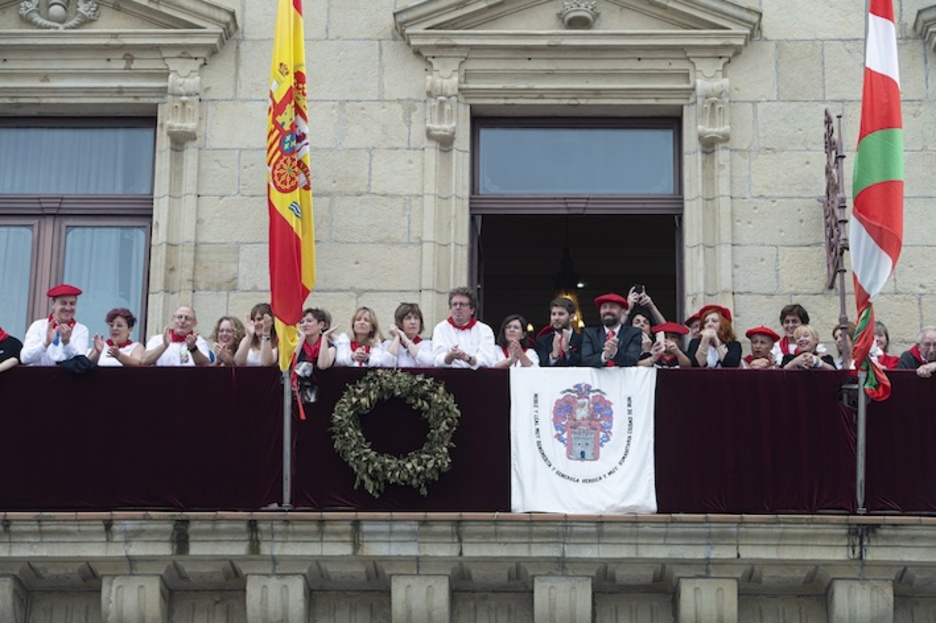 Jose Antonio Santano Irungo alkateak ez dio harrerarik egin alarde parekideari. Bai, ordea, alarde baztertzaileari. (Jon URBE/FOKU) 