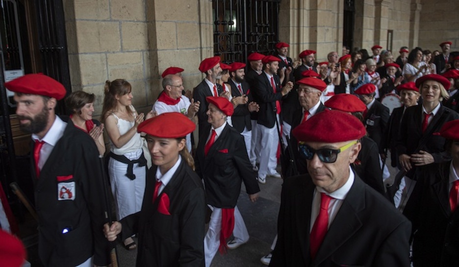 Inoizko parte hartzerik handiena izan du alarde parekideak. (Jon URBE/FOKU)