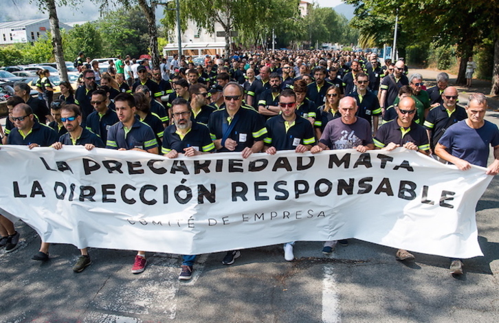 Manifestación de los trabajadores de Tubacex en el anterior accidente mortal. (Luis JAUREGIALTZO/FOKU)