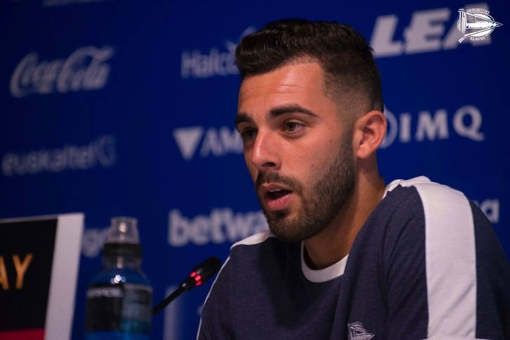 Rioja, durante su presentación (DEPORTIVO ALAVÉS)