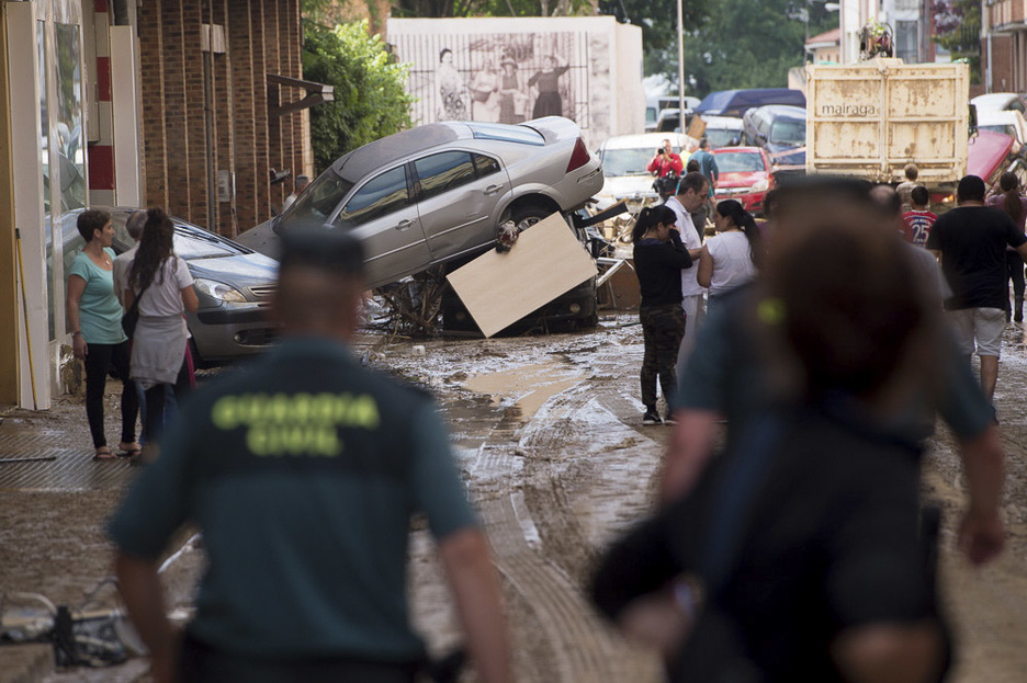 Las fuertes lluvias caídas desde primeras horas de la tarde de ayer han causado importantes daños materiales. (Iñigo Uriz/ Foku)