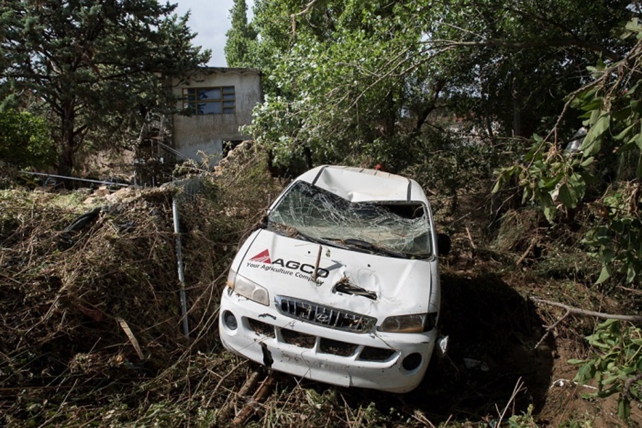  Los vecinos se esfuerzan por volver a la normalidad. (Iñigo Uriz/Foku)