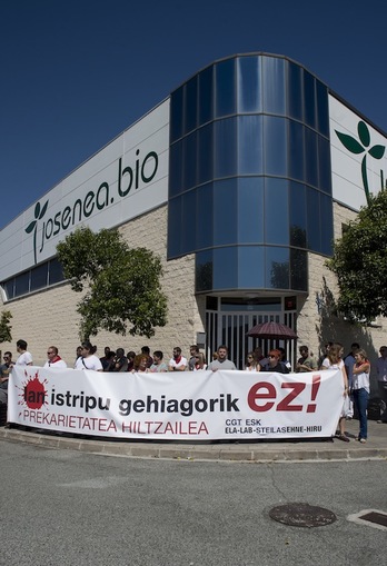 Josenea Lan Elkarteak Noainen duen egoitzan egin dute elkarretaratzea.(Iñigo URIZ/FOKU)