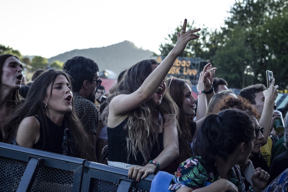 Volcadas con Vetusta Morla. (Aritz LOIOLA / FOKU) Volcadas con Vetusta Morla. (Aritz LOIOLA / FOKU)