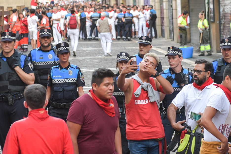 Preocupado con los toros. (Idoia ZABALETA / FOKU) Preocupado con los toros. (Idoia ZABALETA / FOKU)