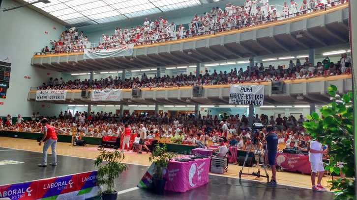 El Labrit se quedó pequeño para la disputa de las finales (NAIZ)