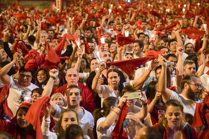 Los pamploneses despiden los sanfermines de 2019 y esperan ya a los de 2020. (Idoia ZABALETA/FOKU)