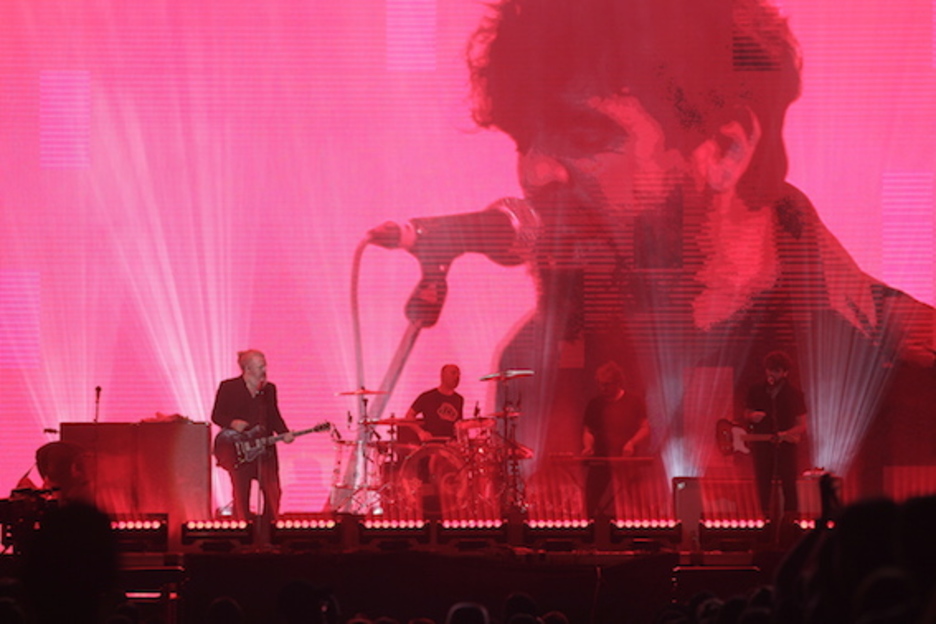 Milaka lagun bildu dira Kobetan kontzertua ikusteko. (Aritz LOIOLA/FOKU) Milaka lagun bildu dira Kobetan kontzertua ikusteko. (Aritz LOIOLA/FOKU)