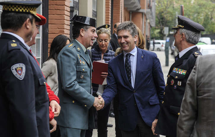 Ignacio Cosidó, en su época de director de la Policía española, durante una visita a Iruñea. (Jagoba MANTEROLA / FOKU)