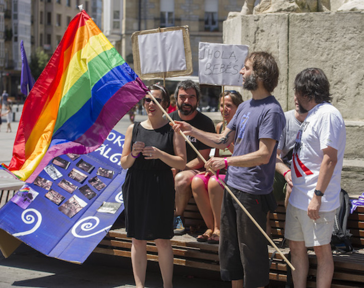 LGTB harrotasun egunaren mobilizazioa Gasteizen. (Juanan Ruiz/ FOKU) 